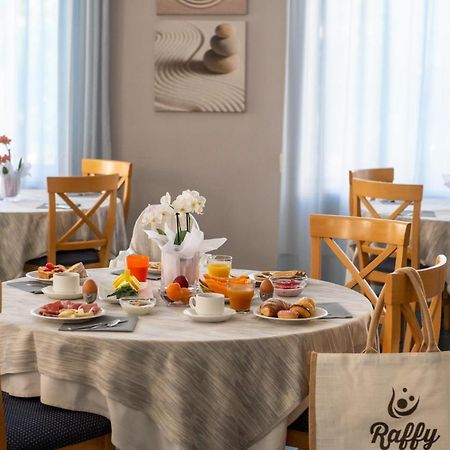 Raffy Family & Bike Hotel Diano Marina Dış mekan fotoğraf