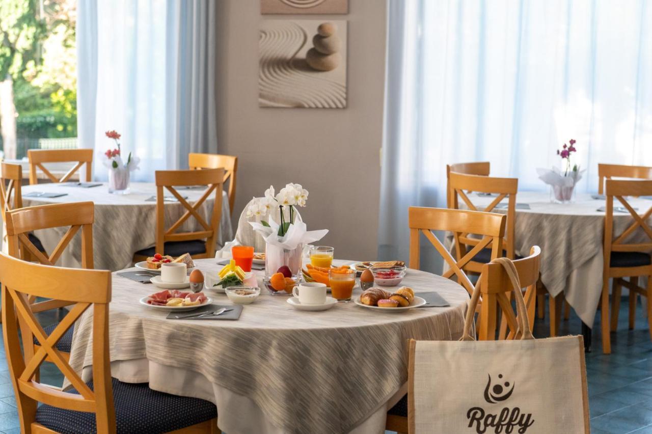 Raffy Family & Bike Hotel Diano Marina Dış mekan fotoğraf