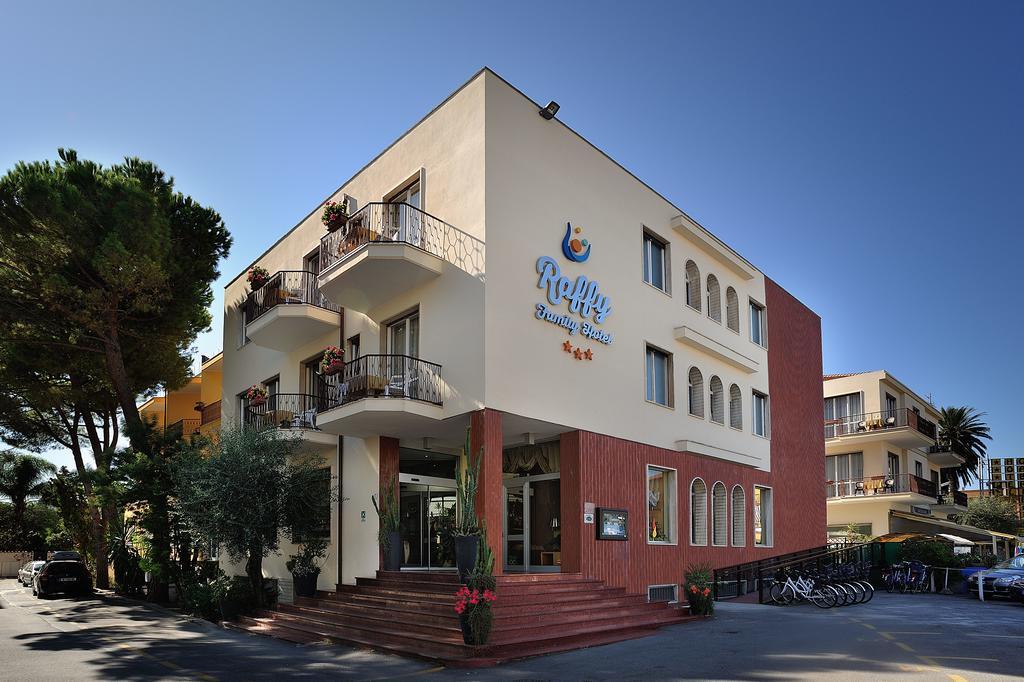 Raffy Family & Bike Hotel Diano Marina Dış mekan fotoğraf